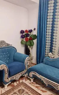 مبل هشت نفره همراه شال پرده مخمل تُرک