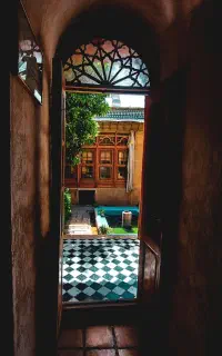 نقاش ساختمان هستم و باز سازی کار