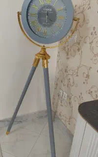 ساعت سه پایه
