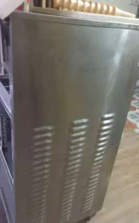 بستنی قیفی نیک نام