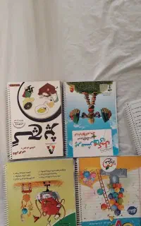 ی چند تا کیف مدرسه