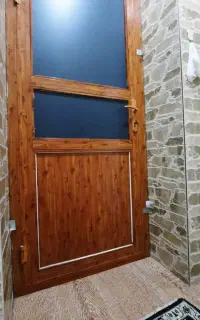 در آلمینیومی دارای آینه تخت