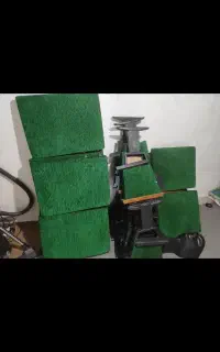 هشت عدد صندلی