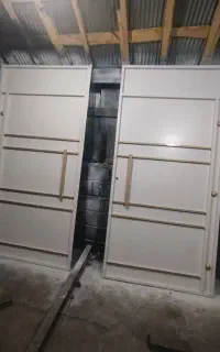درب ویلایی دروازه ورودی باغ و ساختمان