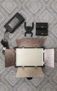 پروژکتور ال ای دی گودوکس مدل 308C II