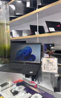 لپ تاپ دل Dell 7310 بسیار تمیز شرایط تا ۲۰ ماه