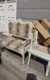 مبل 6 نفر همراه با میز بزرگ و 6 تا میز کوچک