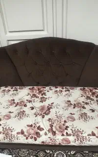 مبل راحتی سالم و تمیز