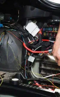 تعمیر و عیب یابی برق خودرو در محل