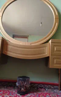 آینه و کنسول طلایی