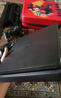 500GB  PS4 SLIM