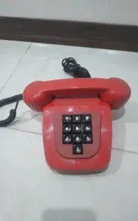 تلفن قدیمی کلکسیونی