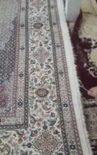 قالی ۹ متری.مر ۷۷.ترنج دار .