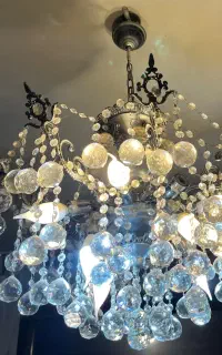 لوستر ۸شاخه و میز  ۴عدد سالم منبت کار