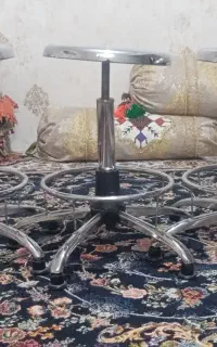 صندلی چرخ داره