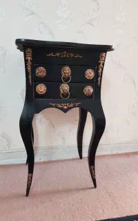 میز تلفن درحدنو