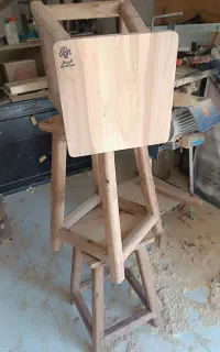 چهارپایه چوبی مقاوم