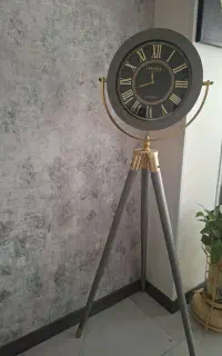 ساعت ایستاده .
