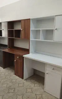 میز تحریر کتابخانه