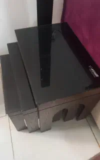 میز جلو مبلی و تلویزیون
