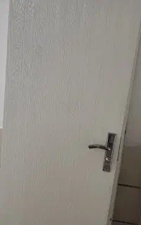 دو عدد درب حمام  و دستشویی