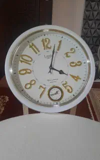 ساعت دیواری