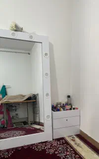 آینه و کنسول مخصوص آرایشگاه و اتاق خواب