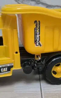 کامیون اسباب بازی