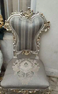 ۴ عدد صندلی میزبان از هر مدل دوتا