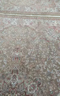دو عدد فرش 9 متری  رنگ گردوی در حد نو سالم