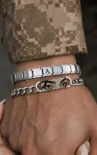 دستبند و گردنبند حکاکی