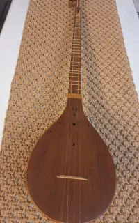 سه تار قدیمی