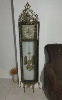 ساعت ایستاده برنزی
