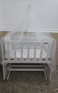 تخت گهواره ای نوزاد