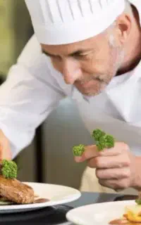آشپز آماده همکاری