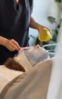 فیشال تخصصی پوست در شاهین شهر