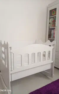 تخت کنارمادر گهواره شو