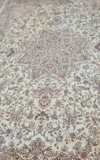 فرش ۹ متری ۷۰۰ شانه کاشان