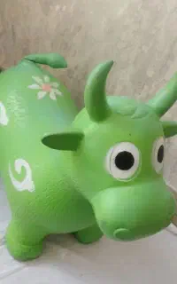 گاو پلاستیکی