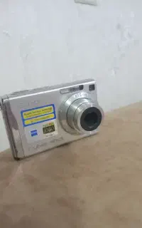 یک عدد دوربین عکاسی و فیلمبرداری سونی