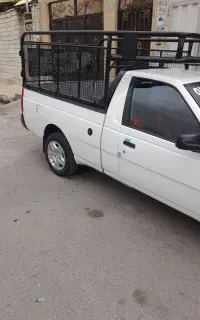 خودرو سواری وانت