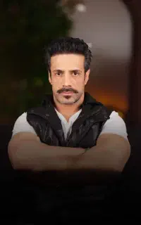 کاشت مو ابرو ریش تارکوب