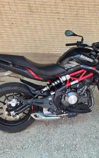 بنلی ۳۰۰ جفت سیلندر کم کار