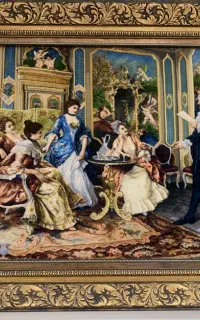 اینه ‌رزین و یک تابلو فرش دستی