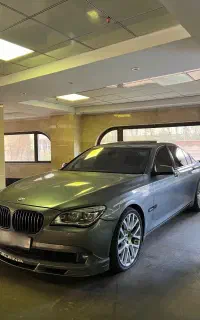 بی ام و ۷۵۰ با کیت الپینا