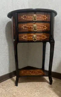 میز تلفن معرق