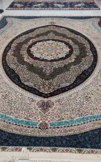 دو عدد فرش کاملا نو و یک گلیم