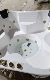 وان جکوزی ۴نفره سکودار