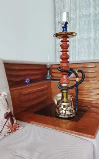 قلیان چوبی سرخ ستون قدیمی