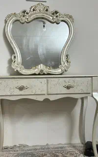 میز و اینه